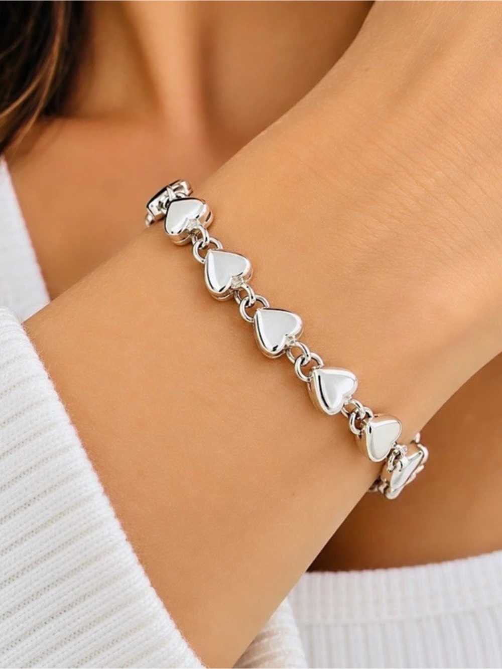 Tiffany & Co. Return to Tiffany Multi-Heart Tag Bracelet. Silver 7”
